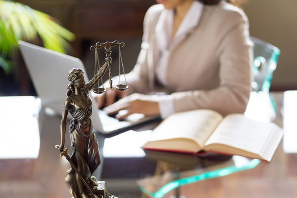 با تجربه ترین وکیل کیفری در شیراز